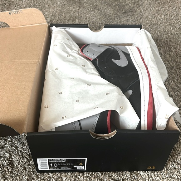 Jordan 1 Mid Shadow main image 6